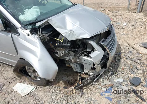 2010 Chrysler Town & Country Limited from USA, damaged, VIN 2A4RR6DX0AR250461